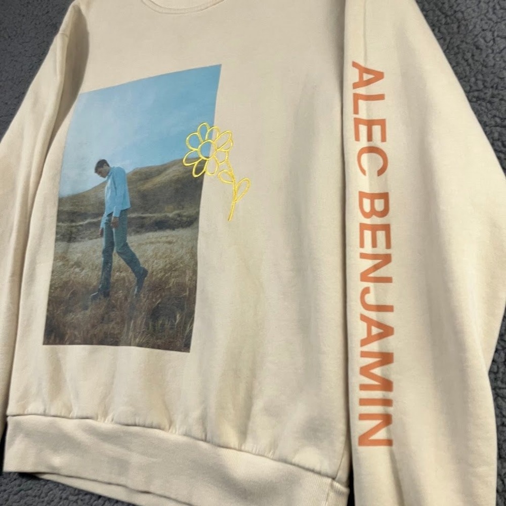 Alec Benjamin Tan Graphic Crewneck Sweatshirt Photo Print Sleeve Spellout Size M - Picture 9 of 13